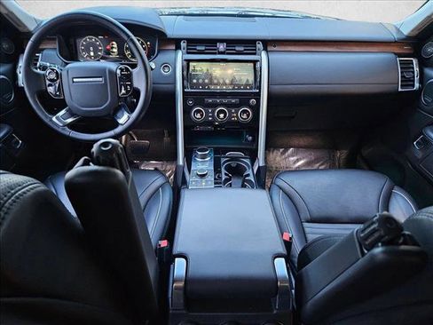 Used 2020 Land Rover Discovery HSE Luxury image 17