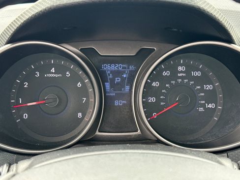 Used 2017 Hyundai Veloster FWD image 21