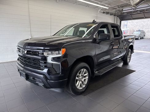 Used 2023 Chevrolet Silverado 1500 RST AWD/4WD image 4