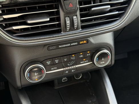 Used 2025 Ford Escape Active image 23