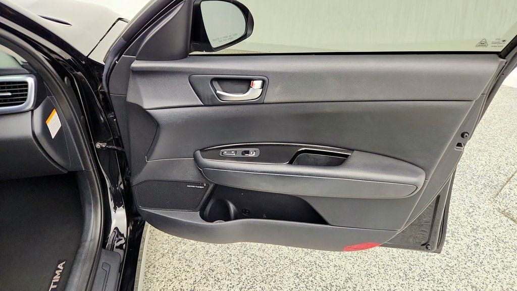 Used 2017 Kia Optima EX FWD image 25