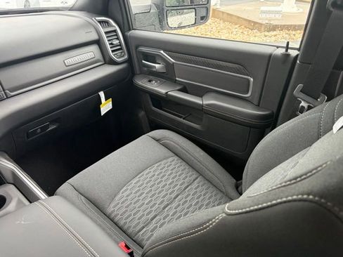 New 2026 RAM 2500 Big Horn AWD/4WD image 34