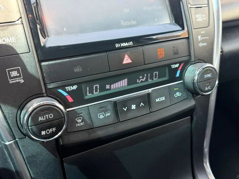 Used 2017 Toyota Camry XLE w/ Moonroof Package FWD image 22