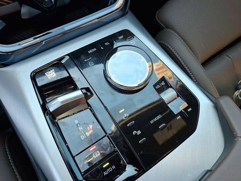 Certified 2025 BMW X3 xDrive30i image 17