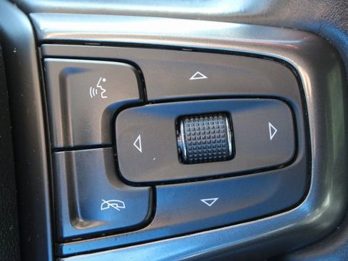 Used 2022 Chevrolet Suburban RST image 38