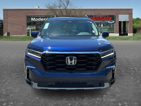 Used 2023 Honda Pilot Touring image 6