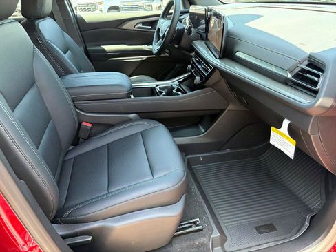 New 2026 Chevrolet Traverse LT w/ Midnight/Sport Edition FWD image 13