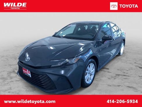 Certified 2025 Toyota Camry LE image 1