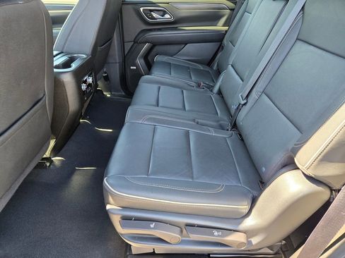 Used 2023 GMC Yukon SLT image 13