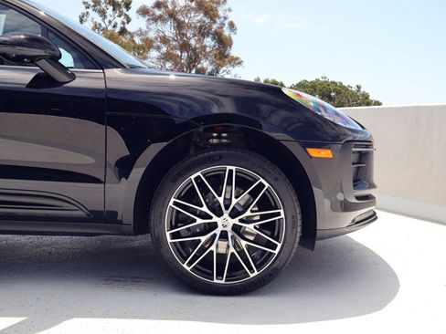 New 2026 Porsche Macan AWD/4WD image 11