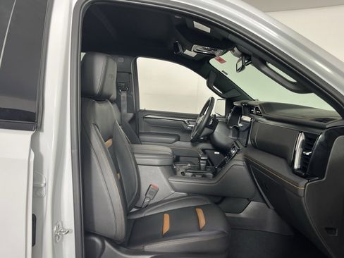 Used 2025 GMC Sierra 1500 AT4 image 29