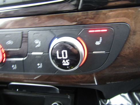 Used 2017 Audi Q7 3.0T Premium Plus w/ Premium Plus Package image 28