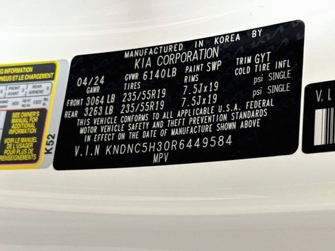 Certified 2024 Kia Carnival EX FWD image 38