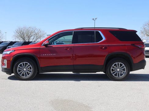 Used 2023 Chevrolet Traverse LT image 8