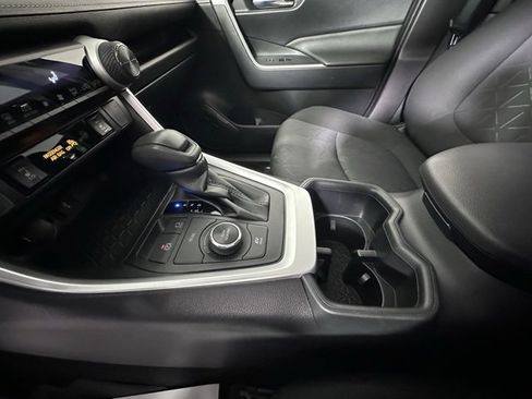 Certified 2022 Toyota RAV4 XLE image 30