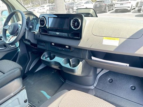 New 2025 Mercedes-Benz Sprinter 2500 image 24
