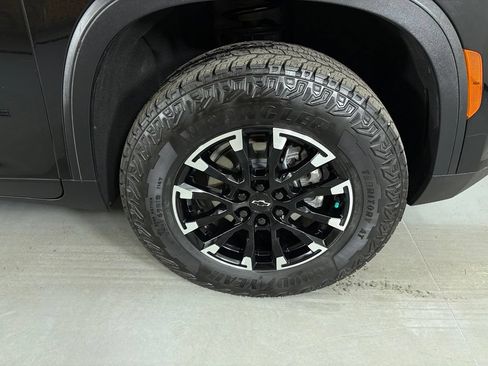 Used 2025 Chevrolet Traverse Z71 AWD/4WD image 10