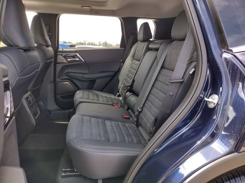 New 2026 Mitsubishi Outlander SE AWD/4WD image 9