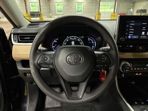 Certified 2024 Toyota RAV4 LE AWD/4WD image 18