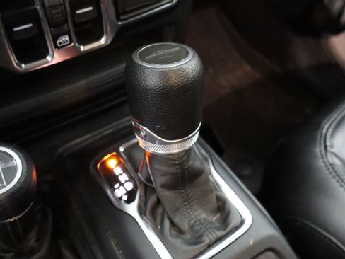 Used 2021 Jeep Gladiator Sport image 11