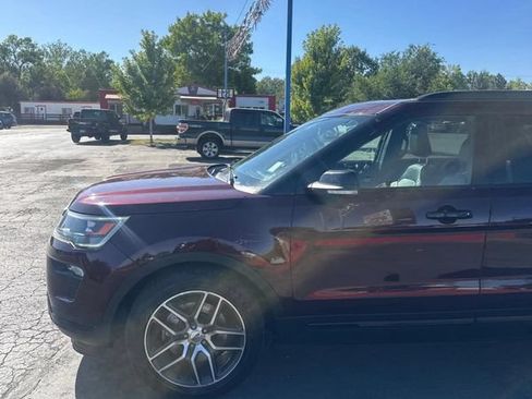 Used 2018 Ford Explorer Sport w/ Equipment Group 401A AWD/4WD image 32