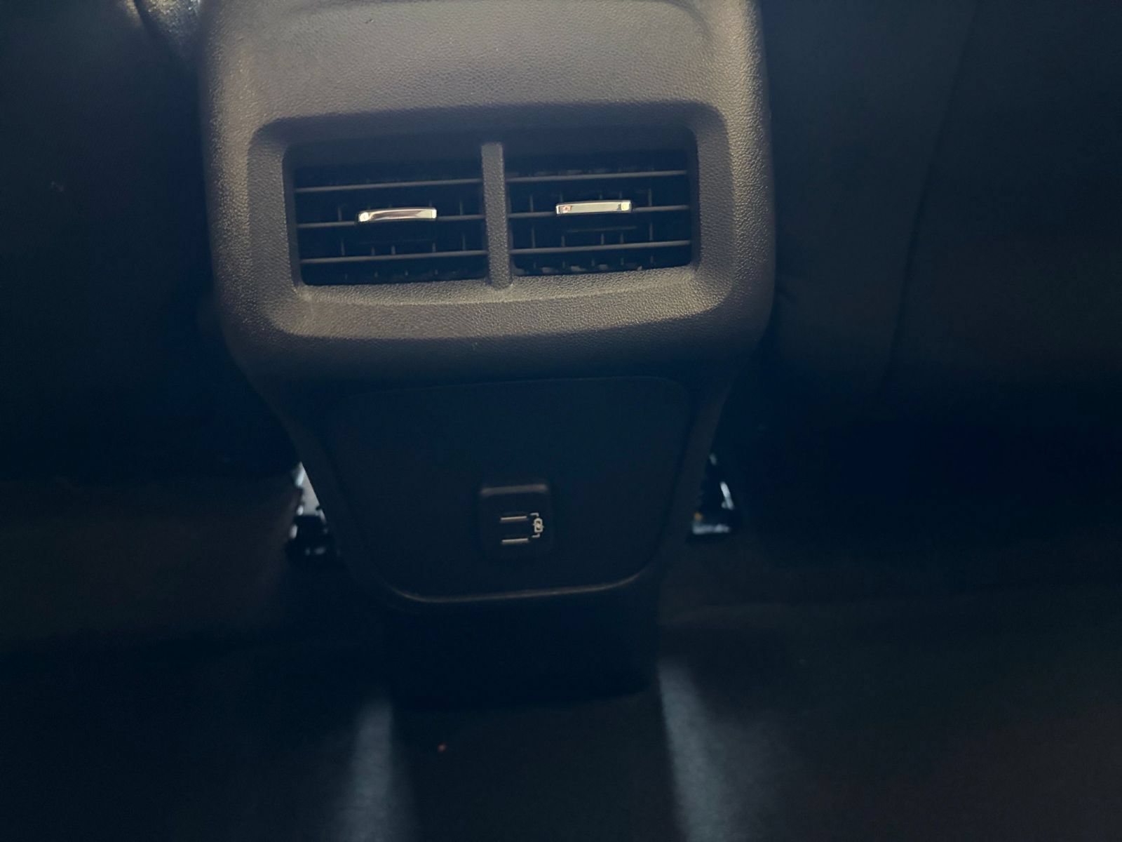 Used 2024 Chevrolet Equinox LT FWD image 22