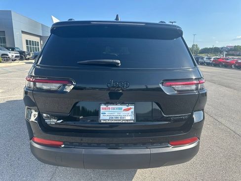 Used 2024 Jeep Grand Cherokee L Limited w/ Black Appearance Package AWD/4WD image 5