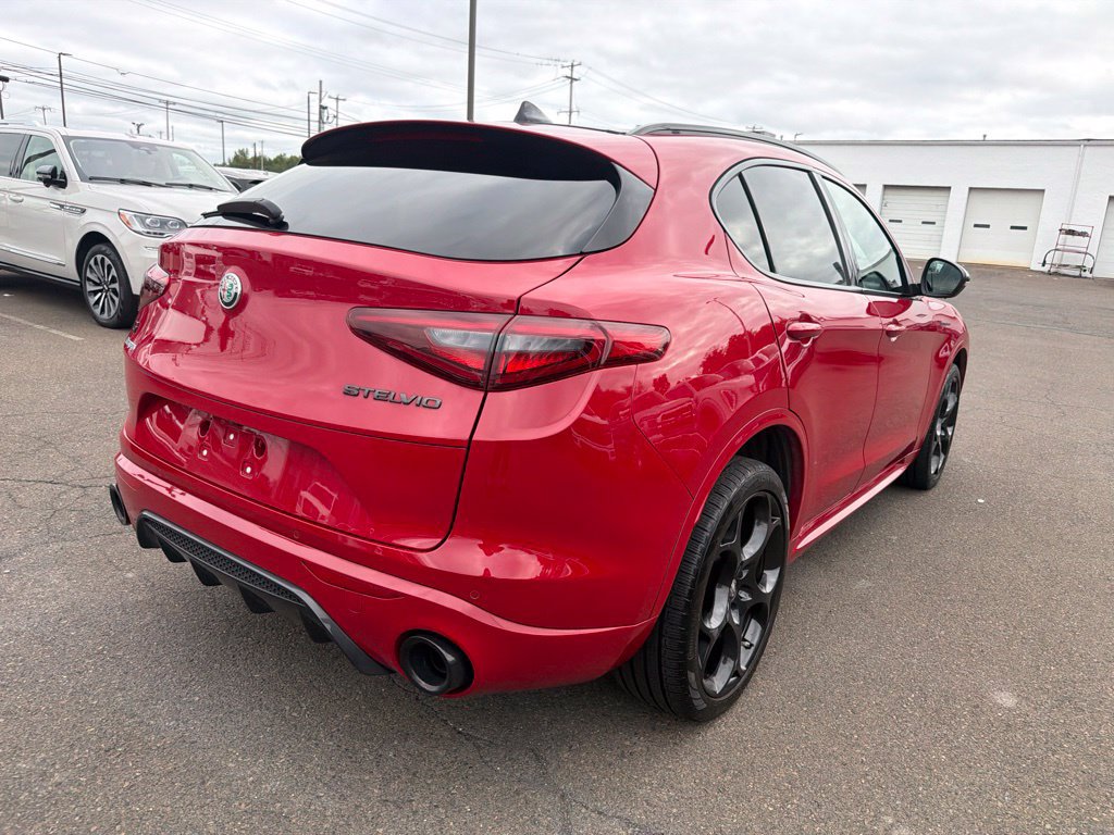 Used 2023 Alfa Romeo Stelvio Estrema AWD/4WD image 6