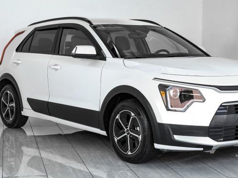 Used 2024 Kia Niro EX FWD image 58