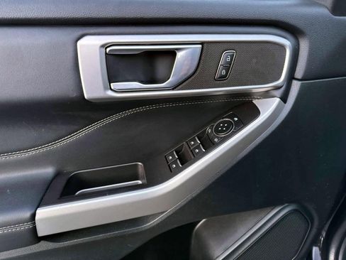 Used 2024 Ford Explorer XLT image 14