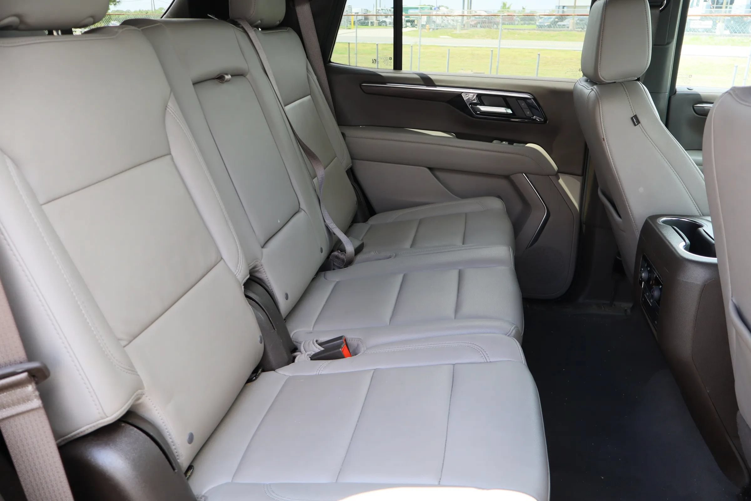Used 2025 Chevrolet Tahoe LT RWD image 28