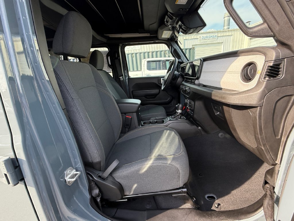 Used 2025 Jeep Wrangler Unlimited Sport AWD/4WD image 26