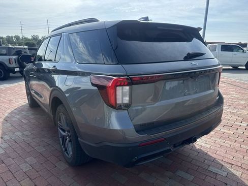 Used 2025 Ford Explorer ST-Line w/ Premium Package AWD/4WD image 7