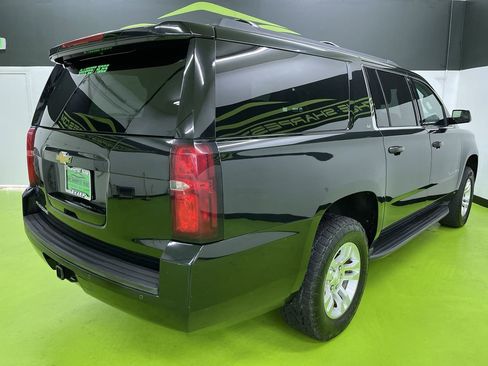 Used 2016 Chevrolet Suburban LT image 10