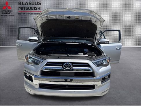 Used 2024 Toyota 4Runner Limited AWD/4WD image 57