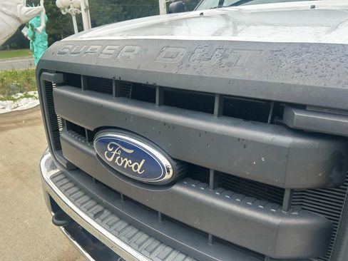 Used 2016 Ford F450 XL w/ XL Value Package image 5