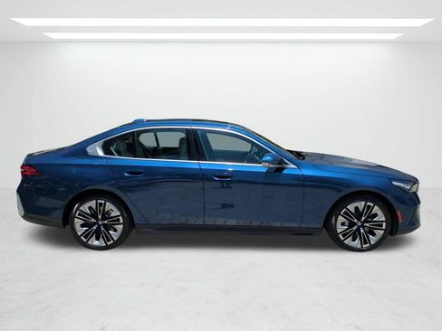 New 2027 BMW 530i RWD image 3