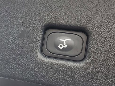 Certified 2023 Lincoln Nautilus Reserve image 36