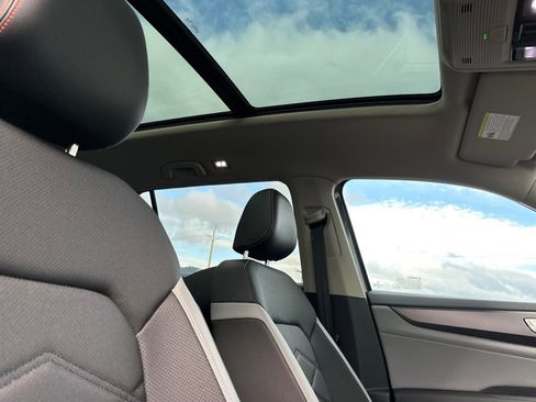 New 2025 Volkswagen Atlas Peak Edition SE image 17