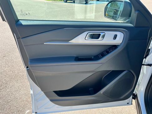 New 2026 Ford Explorer Active w/ Active Comfort Package RWD image 13