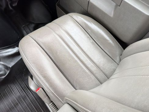 Used 2022 Chevrolet Express 3500 Extended w/ Driver Convenience Package image 30