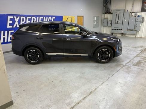Used 2026 Kia Sportage EX FWD image 8
