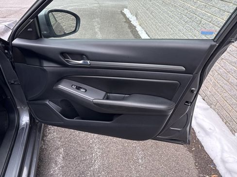 Used 2022 Nissan Altima 2.5 SV image 10