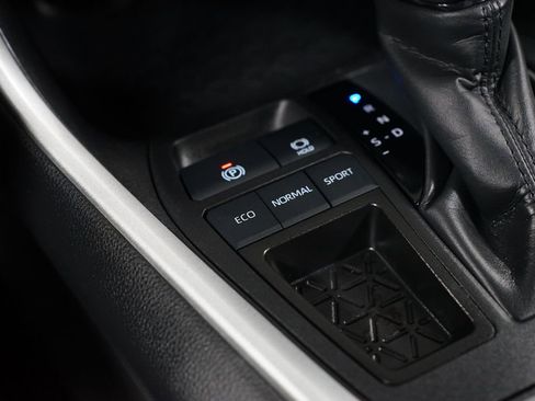 Certified 2025 Toyota RAV4 XLE image 22