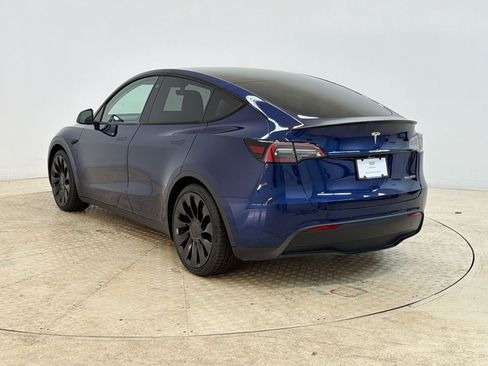 Used 2022 Tesla Model Y Performance AWD/4WD image 3