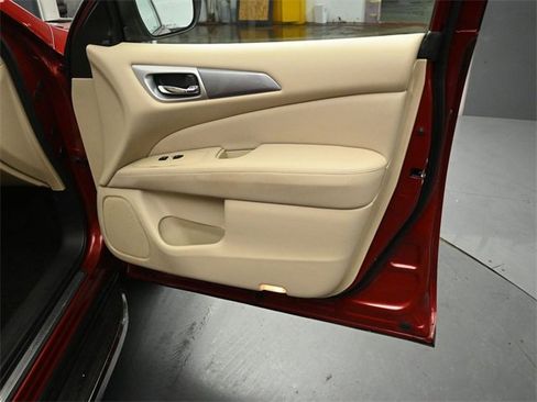 Used 2018 Nissan Pathfinder SL w/ SL Premium Package image 34