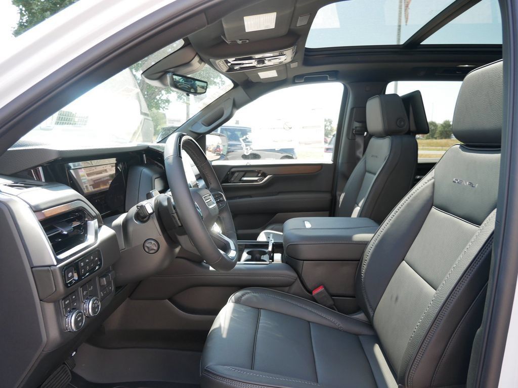 New 2026 GMC Yukon Denali w/ Denali Reserve Package AWD/4WD image 6