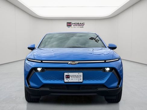 New 2026 Chevrolet Equinox EV LT image 2