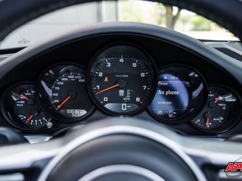 Used 2018 Porsche 911 Carrera RWD image 9