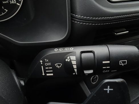 Used 2023 Nissan Rogue SV AWD/4WD image 16